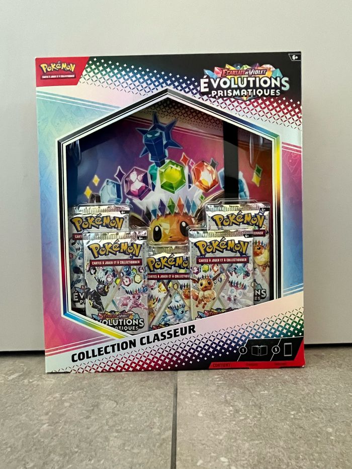 Coffret 5 boosters et classeur Pokémon EV8.5 - Ecarlate et Violet - Evolutions Prismatiques - photo numéro 1