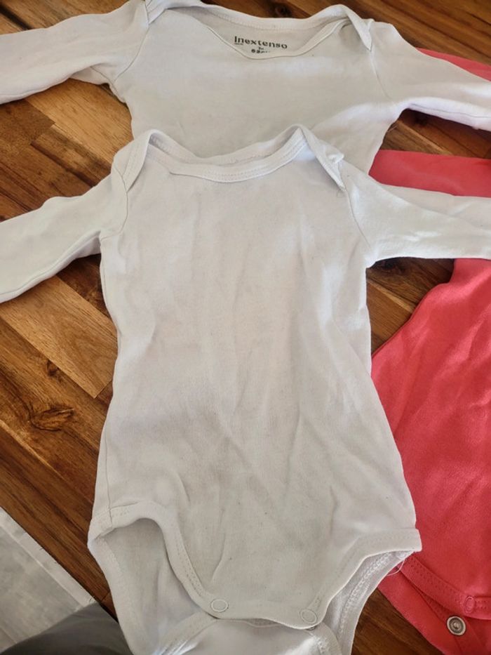 Lot de 4 bodies fille taille 3mois - photo numéro 4