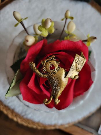 Broche / pendentif chat chanteur