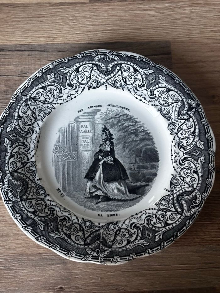 Vintage série de 7 assiettes parlantes en faïence de Creil « les animaux intelligents » - photo numéro 4