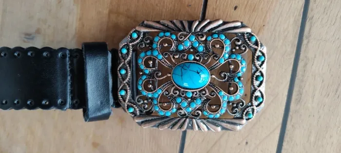 Ceinture neuve simili avec jolie boucle - photo numéro 2