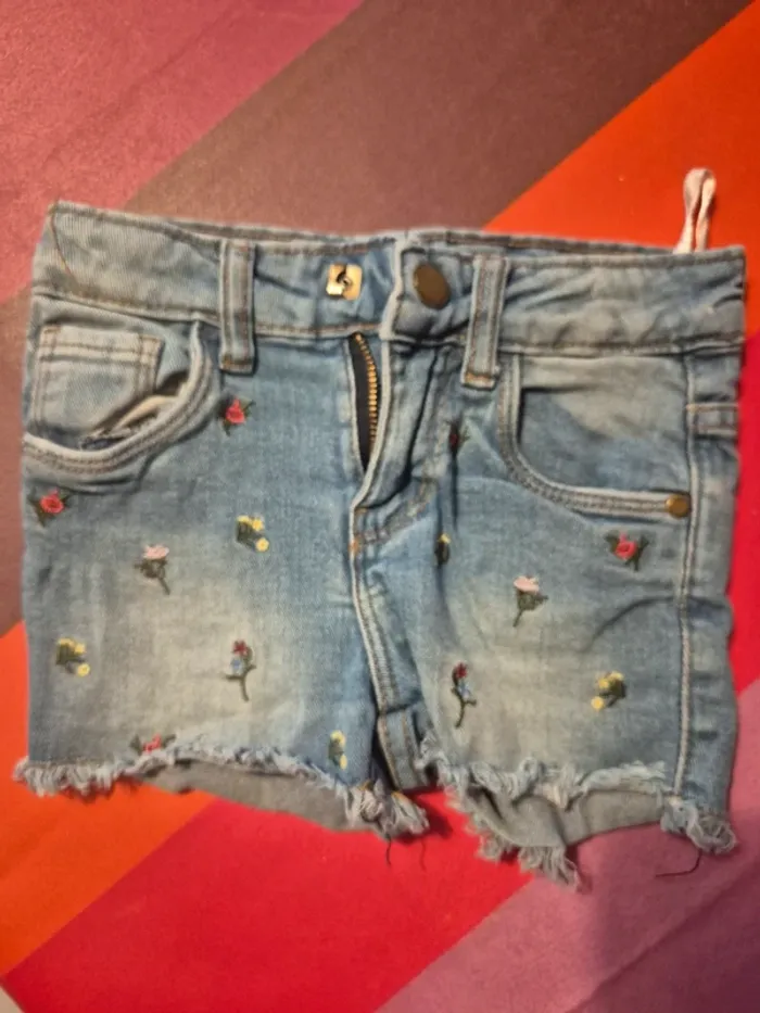 Short brodé