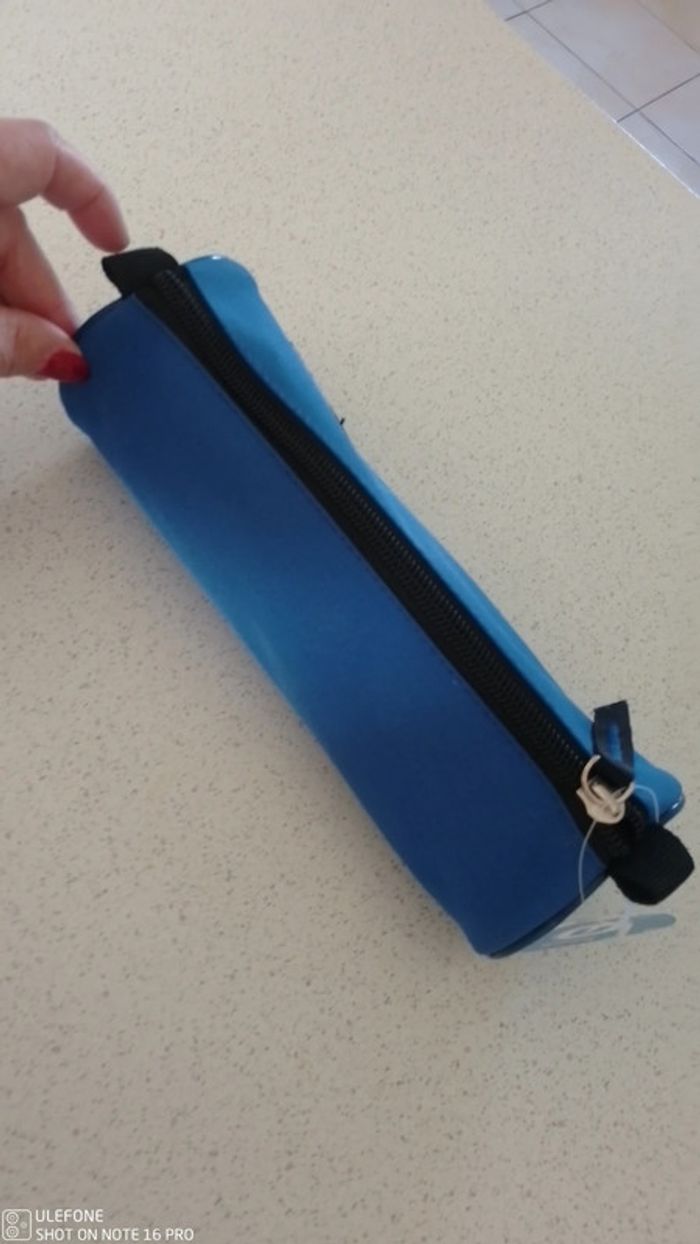 Trousse bleu
