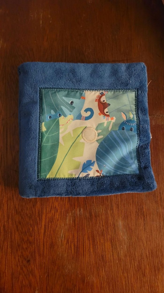 Livre d'éveil tissu