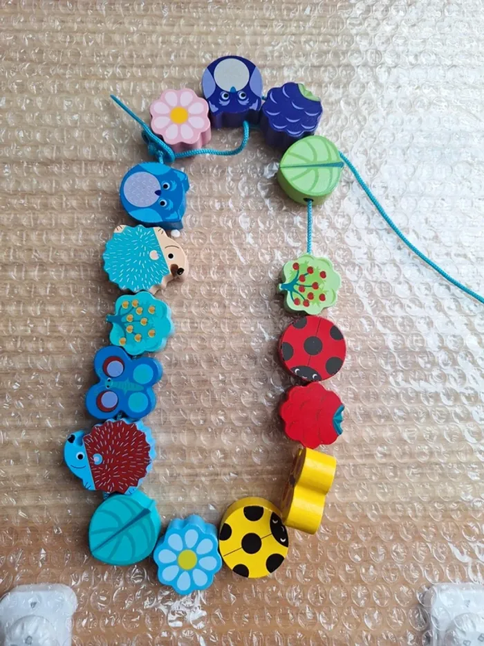 Divers jouets (réservé) - photo numéro 3