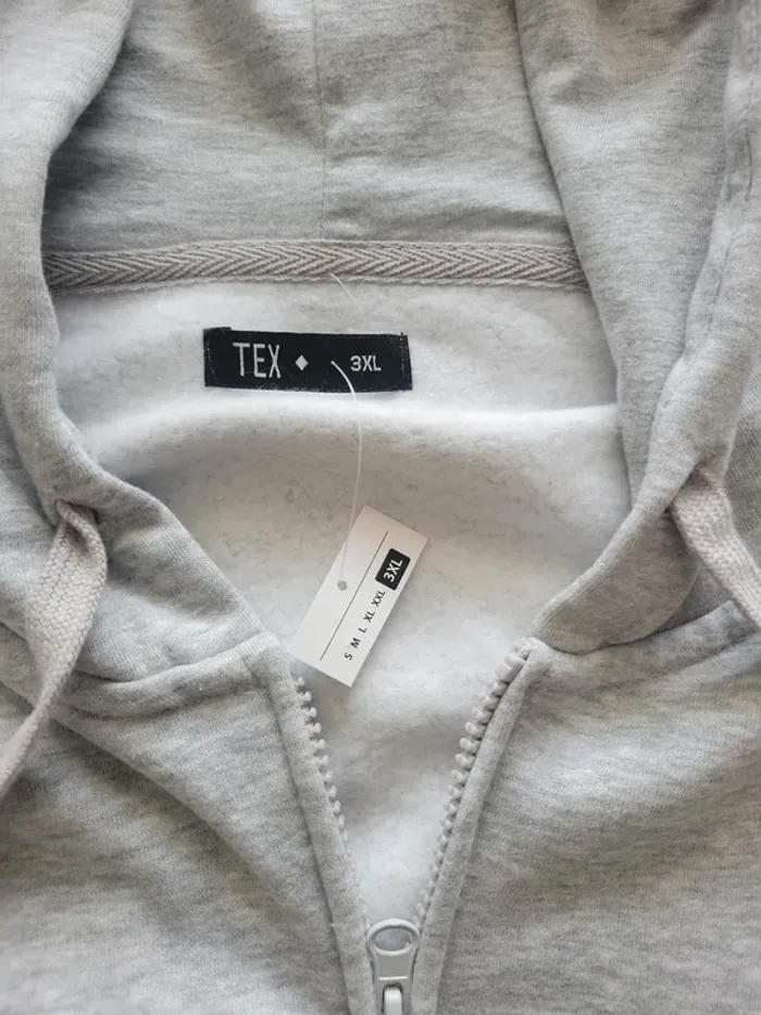 Jolie veste de jogging neuve XXXL - photo numéro 2