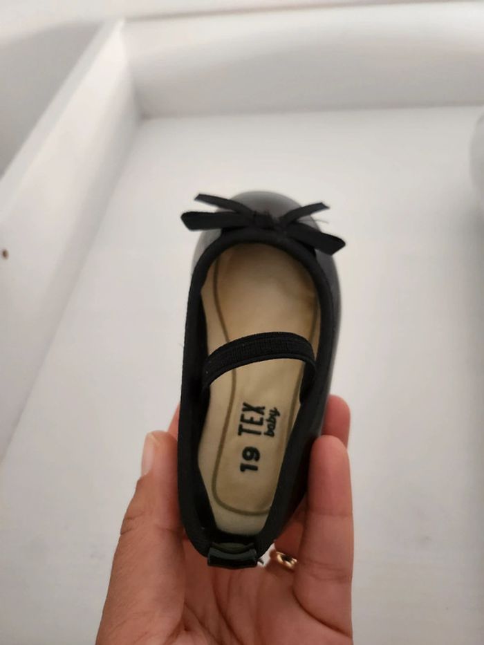 Ballerines bébé noir verni - photo numéro 3