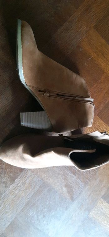 Bottines neuves taille 39 couleur camel
