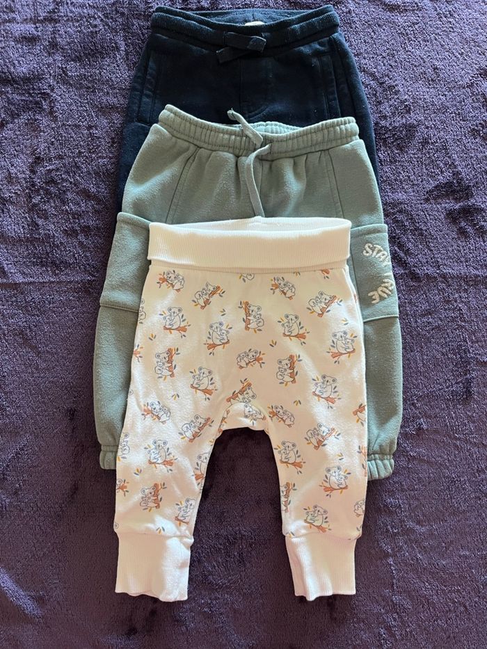 Lot de 3 pantalons bébé taille 9 mois diverses marques