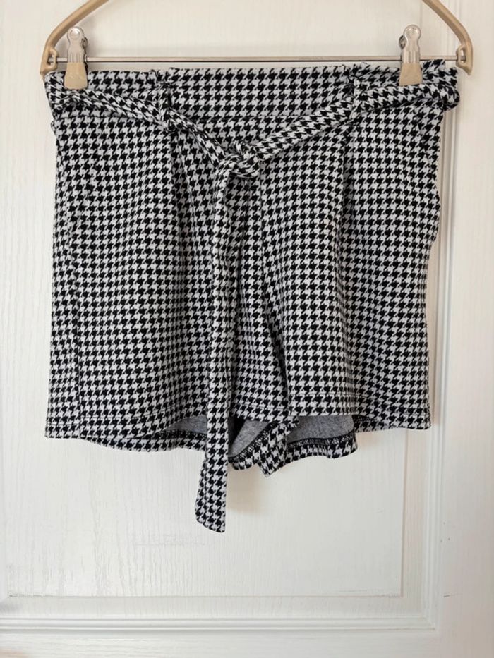 Short motif cul de poule