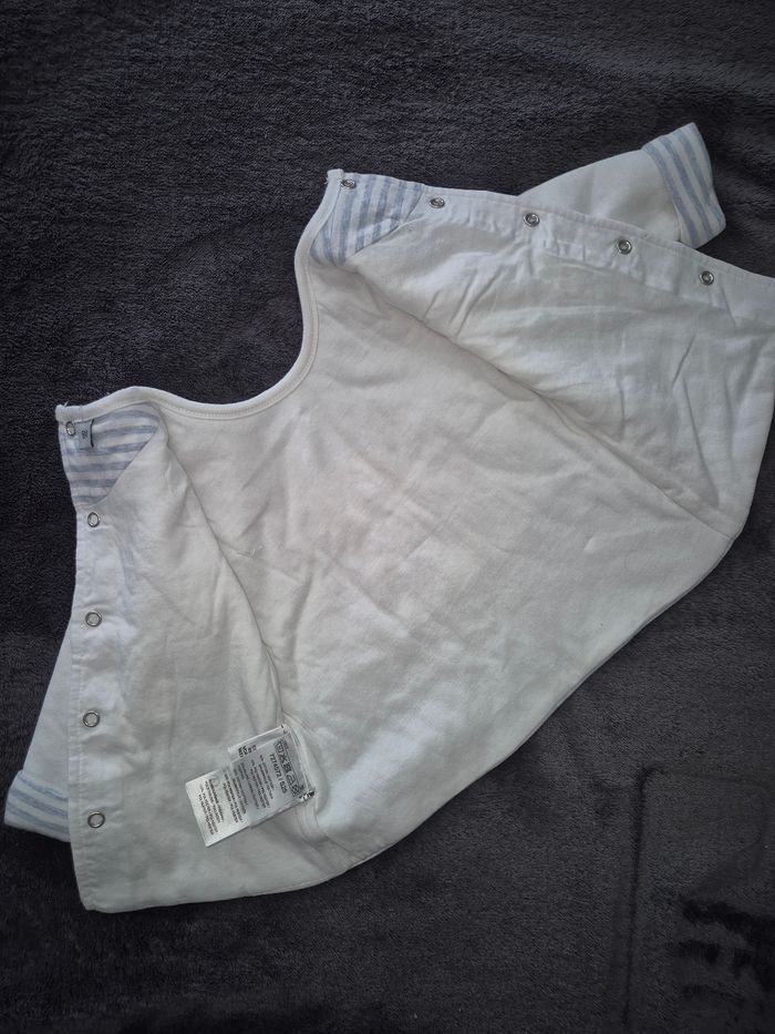 Ensemble blanc et bleu - 6 mois - Neuf sans étiquettes - photo numéro 6