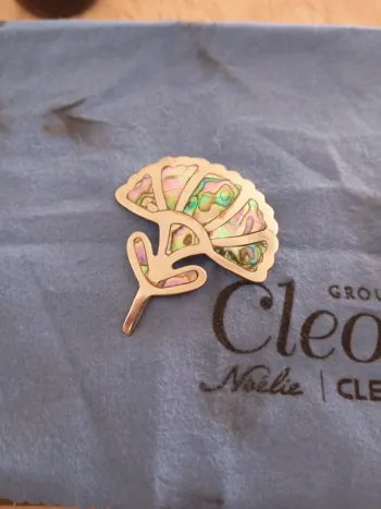 Superbe broche poinçon