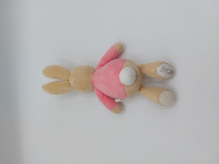 Petite Peluche doudou lapin Flopsy beige rose PETER LAPIN 2017 grelot papillon - photo numéro 2
