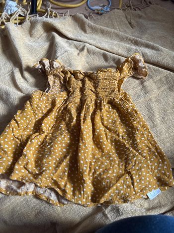 Haut jaune