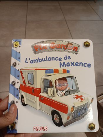Livre p'tit garçon l'ambulance de Maxence