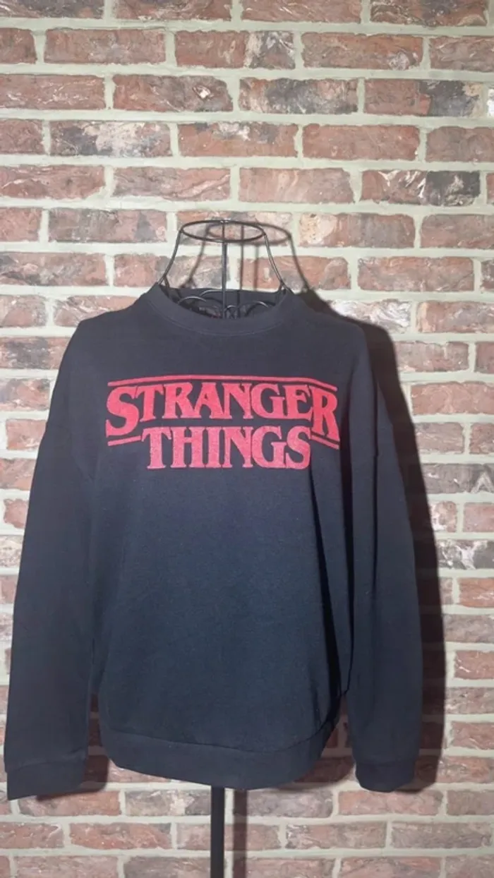 Sweat Stranger Things noir et rpuge Taille S / 36 - photo numéro 2
