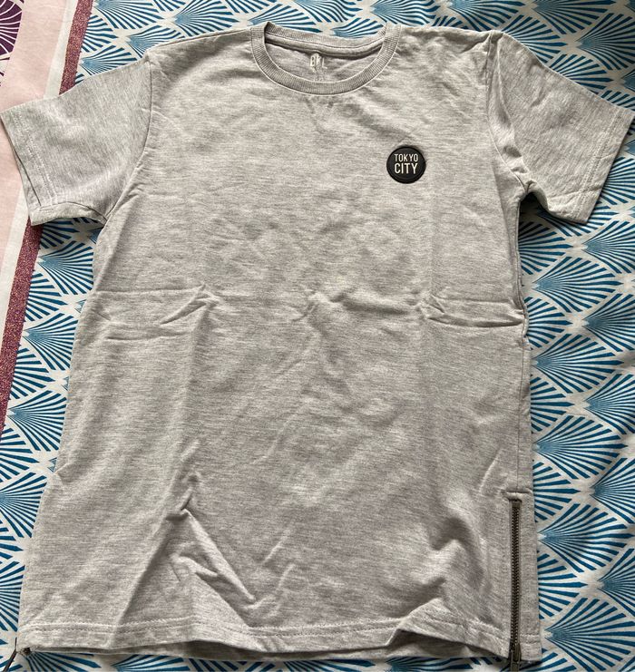 T-shirt Tokyo cité gris neuf