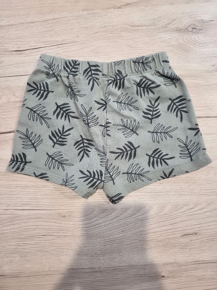 Short vert kaki, Kiabi, 18 mois - photo numéro 2