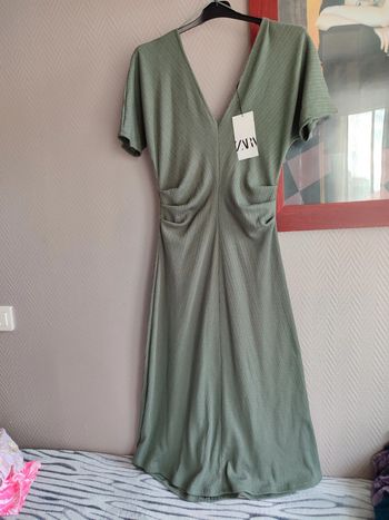 Belle robe Zara neuve