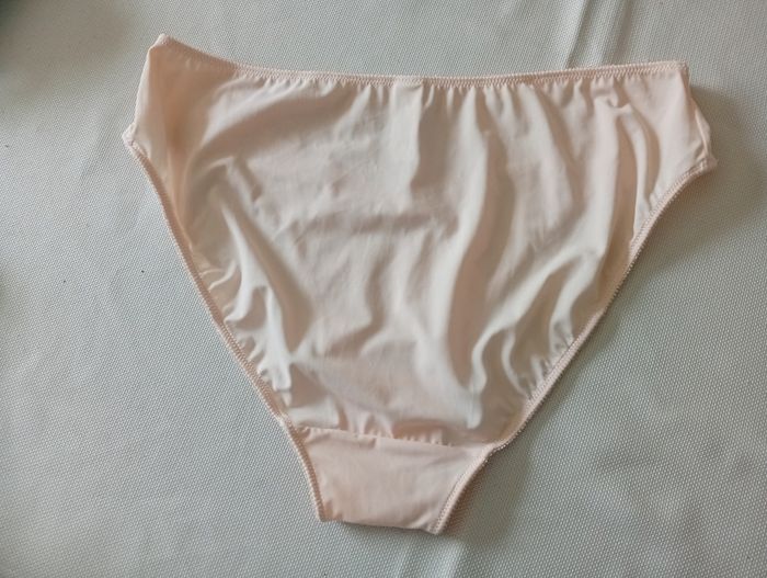 Culotte T48 neuve - photo numéro 3