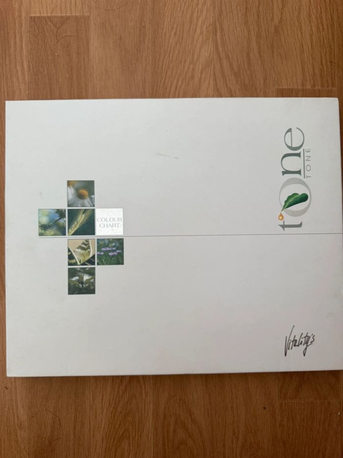 Nuancier professionnel Vitality’s – TONE (Colour Chart)