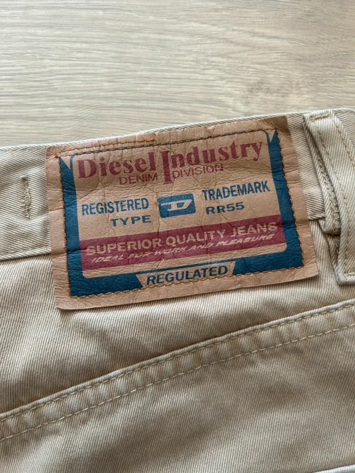 Jean droit Diesel beige - Coupe classique - Très bon état - photo numéro 4