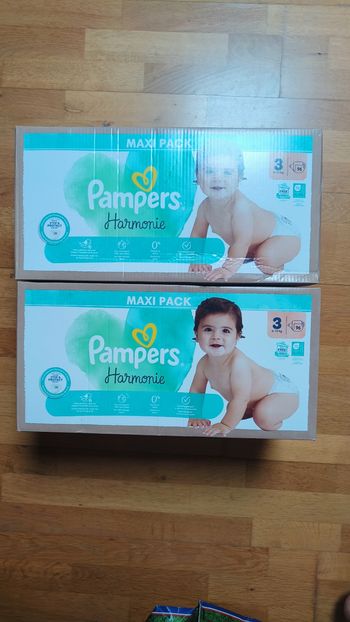 2 maxis packs Pampers harmonie taille 3