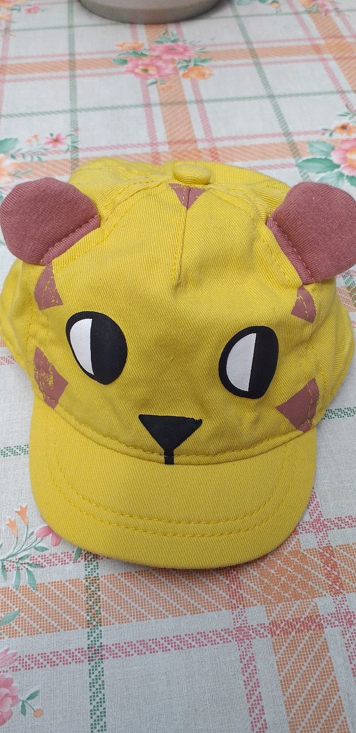 Casquette jaune BB/ Kiabi