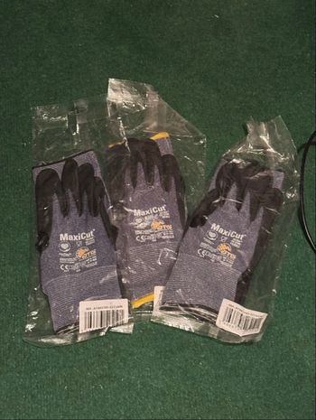 Gants MaxiCut ATG – neufs, protection anti-coupure 10€