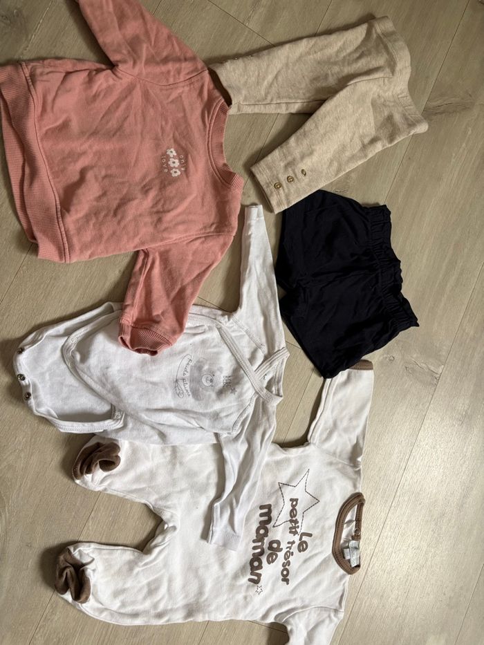 Lot de 52 vêtements bébé fille - photo numéro 4