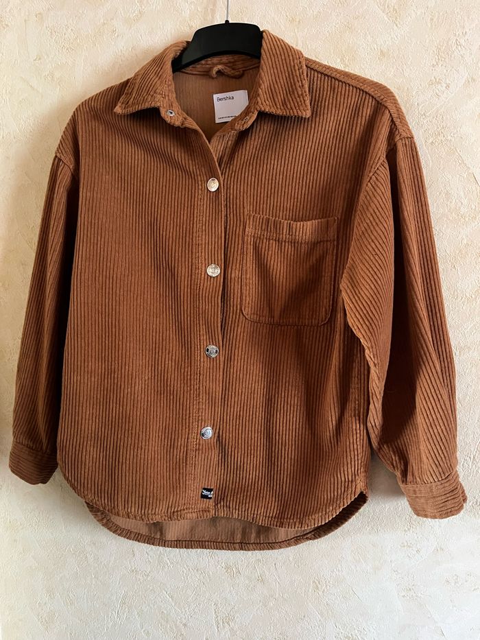 Chemise velours côtelée Bershka (XS)