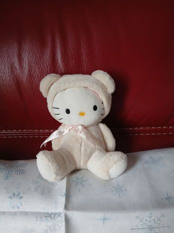 Doudou Hello-Kitty avec déguisement Ourson 