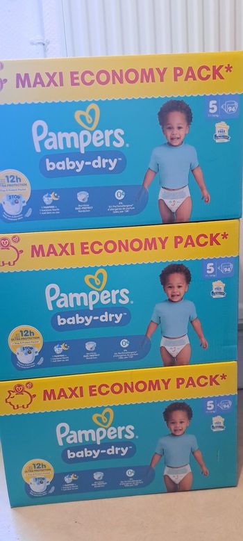 3 maxi economic pack de 94 couches baby dry pampers taille 5. 282 couches au total