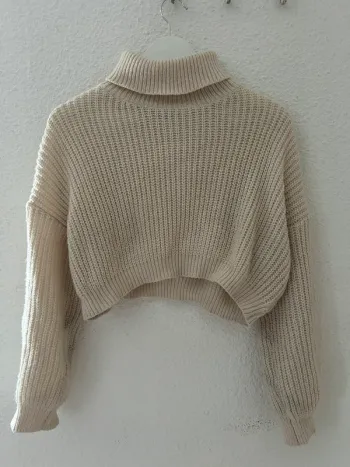 Pull maille col roulé crop top beige