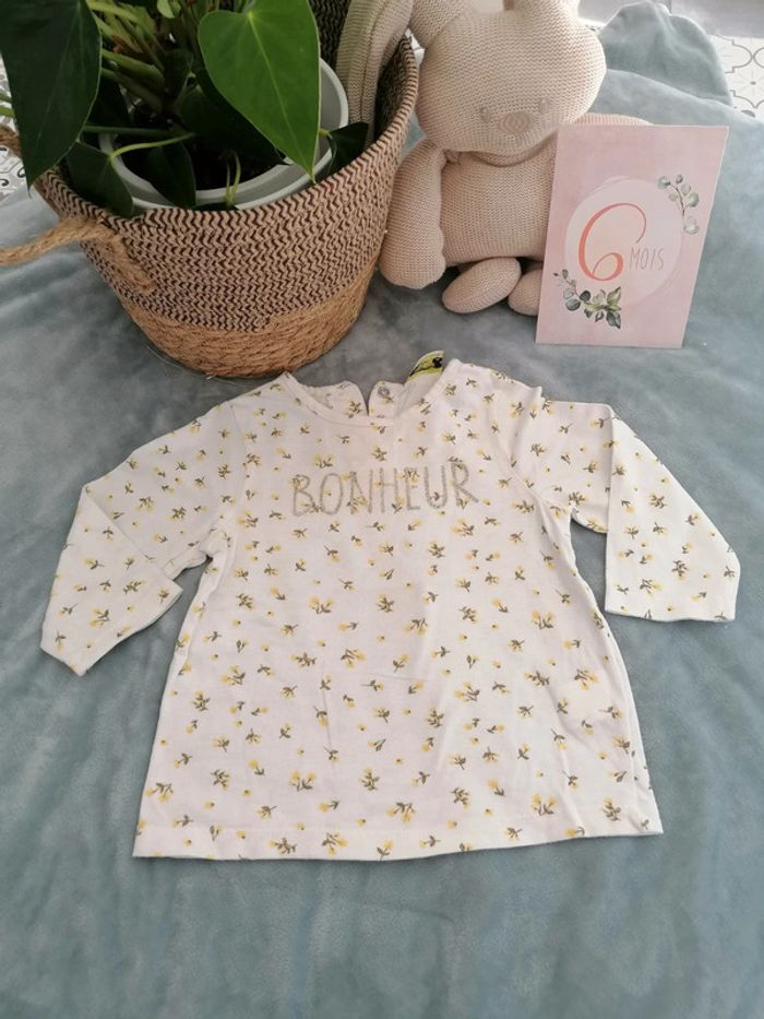 T-shirt tape à l'œil 6mois parfait état