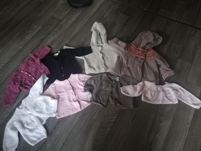 Lot de gilets 3 à 6 mois