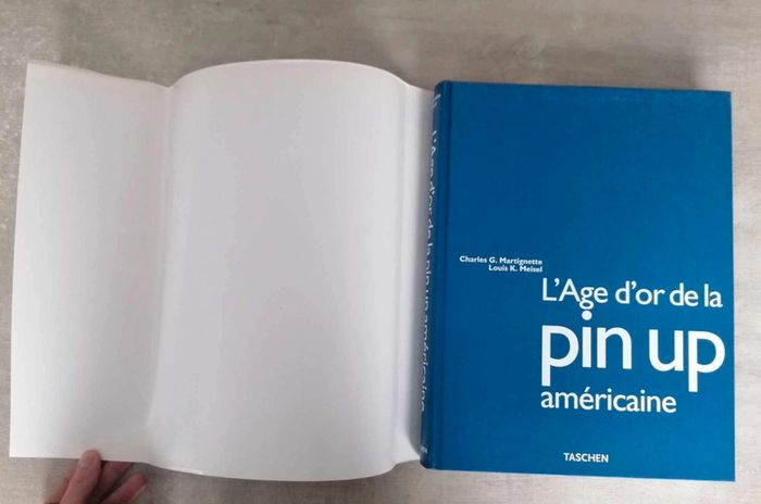 Livre L’âge d’or des pin up Américaine Tashen - photo numéro 2