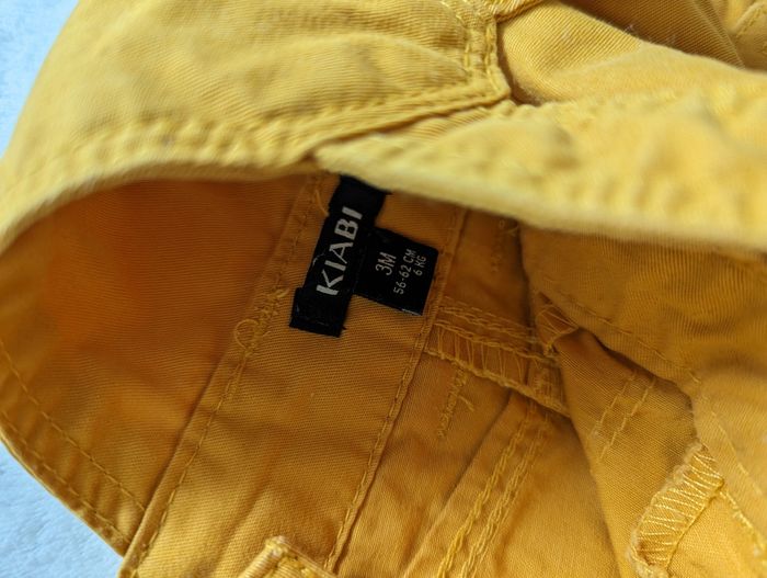 Robe jaune moutarde chat - photo numéro 3