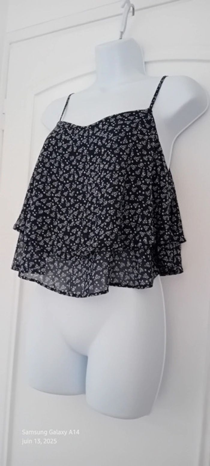 Top court fines bretelles avec volants imprimé fleurs marine femme S Tailly weijl - photo numéro 12