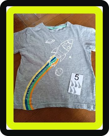 Tee shirt fusée  5ans