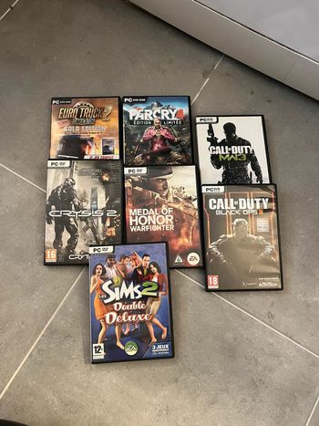 Lot de jeux vidéo pour ordinateur / pc