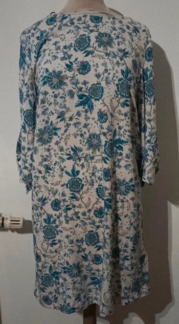 Magnifique robe manches ouvertes