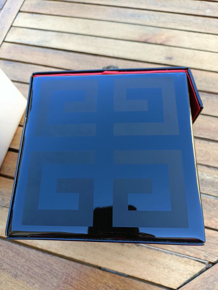 COFFRET A BIJOUX VERNIS NOIR GIVENCHY PARFUMS - photo numéro 8