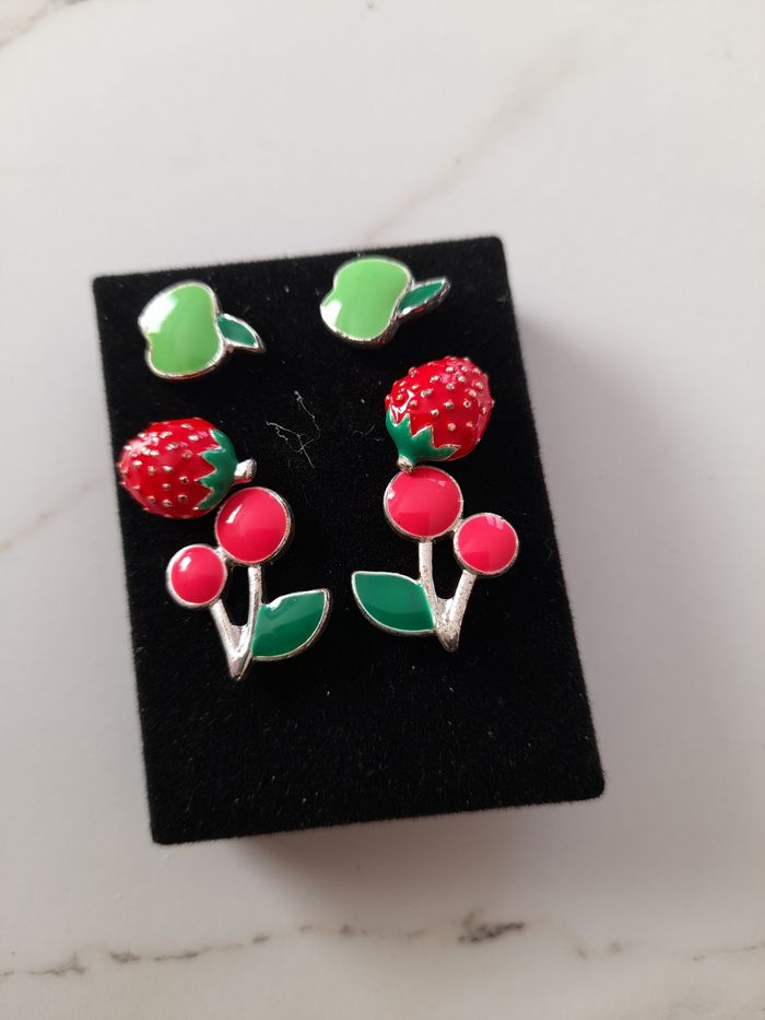 Boucle d oreille neuve