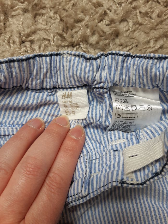 Short léger à rayures H&M 12-18 mois TBE - photo numéro 3