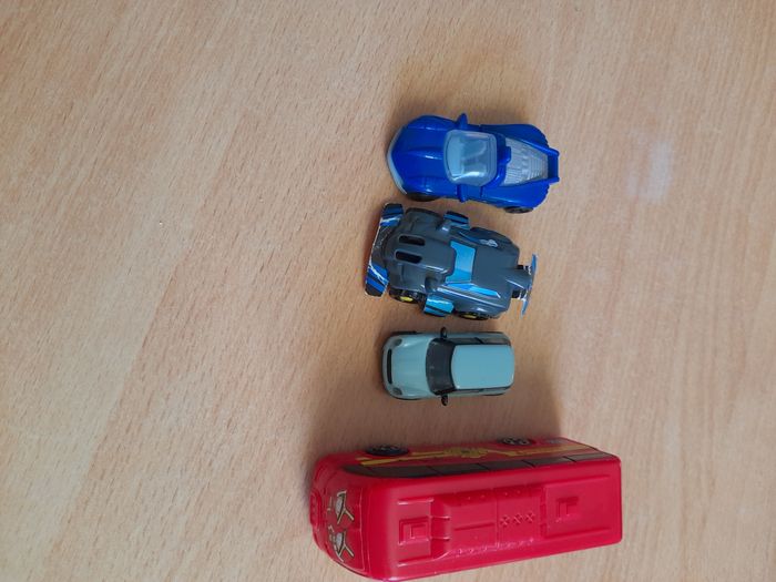 Voiture et bus - photo numéro 4