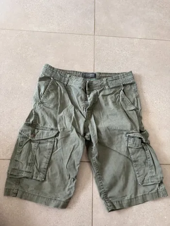 Short cargo vert Bonobo, bon état, taille 40 42*55cm