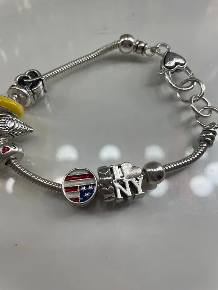 Bracelet neuf charms NY - photo numéro 3