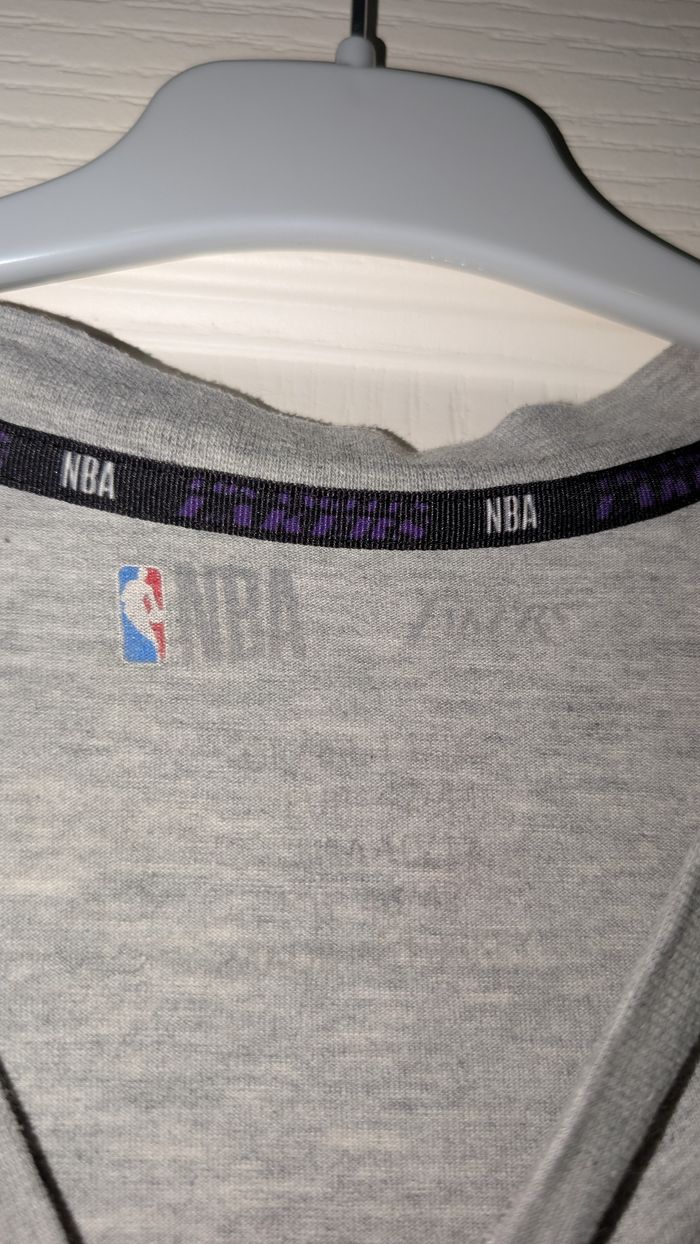 Chemise de nuit NBA taille 40 - photo numéro 3