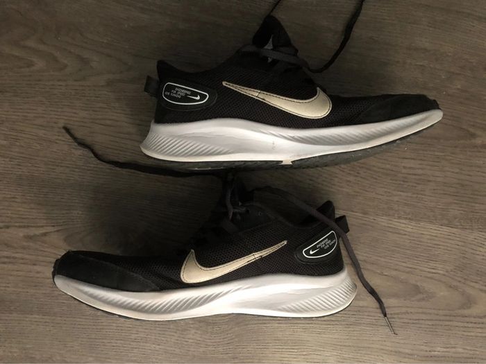 Baskets Nike femme excellent état - photo numéro 3
